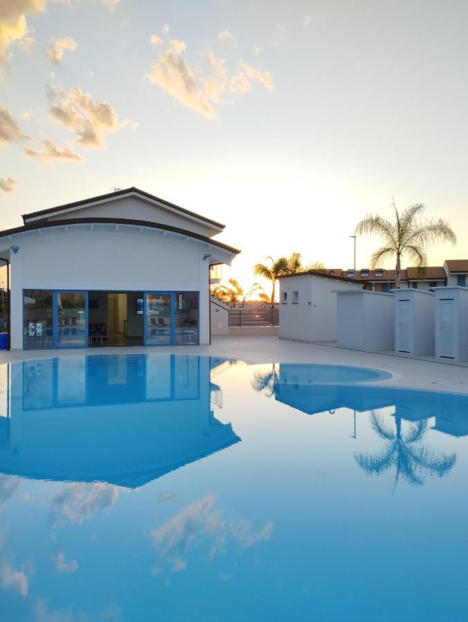 SantʼAgata di Militello Icaro Residence Apartments With A Beautiful Pool מראה חיצוני תמונה