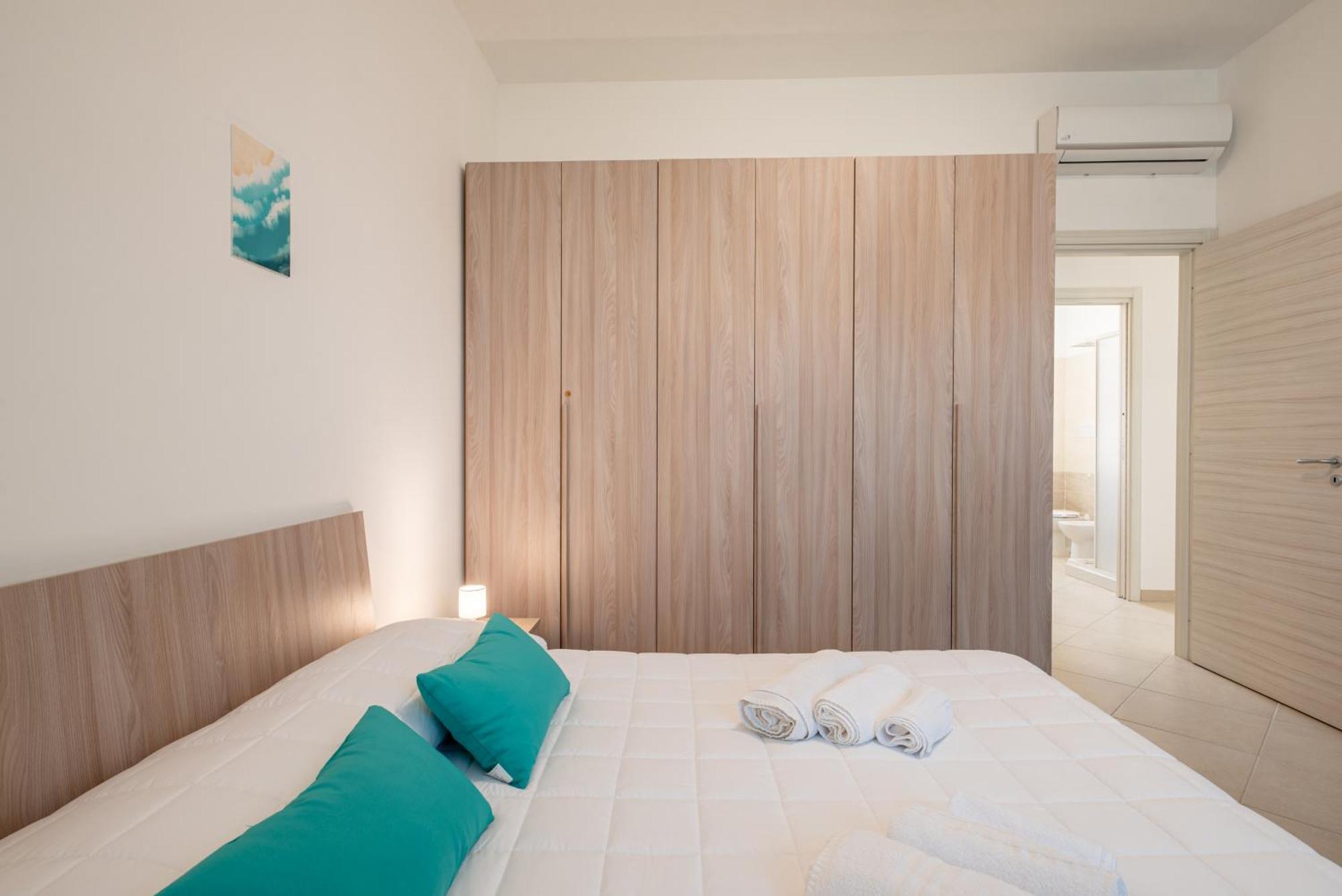 SantʼAgata di Militello Icaro Residence Apartments With A Beautiful Pool מראה חיצוני תמונה