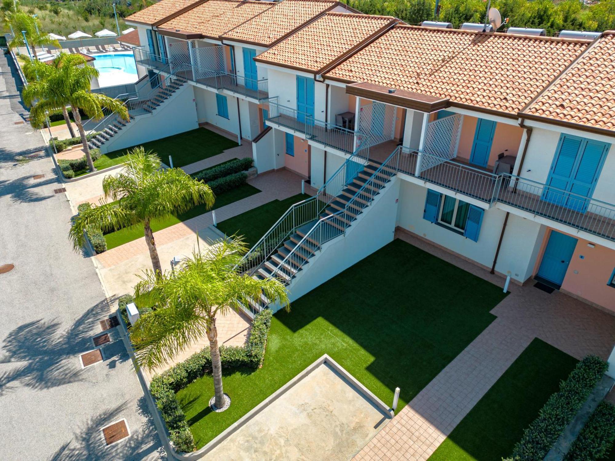SantʼAgata di Militello Icaro Residence Apartments With A Beautiful Pool מראה חיצוני תמונה