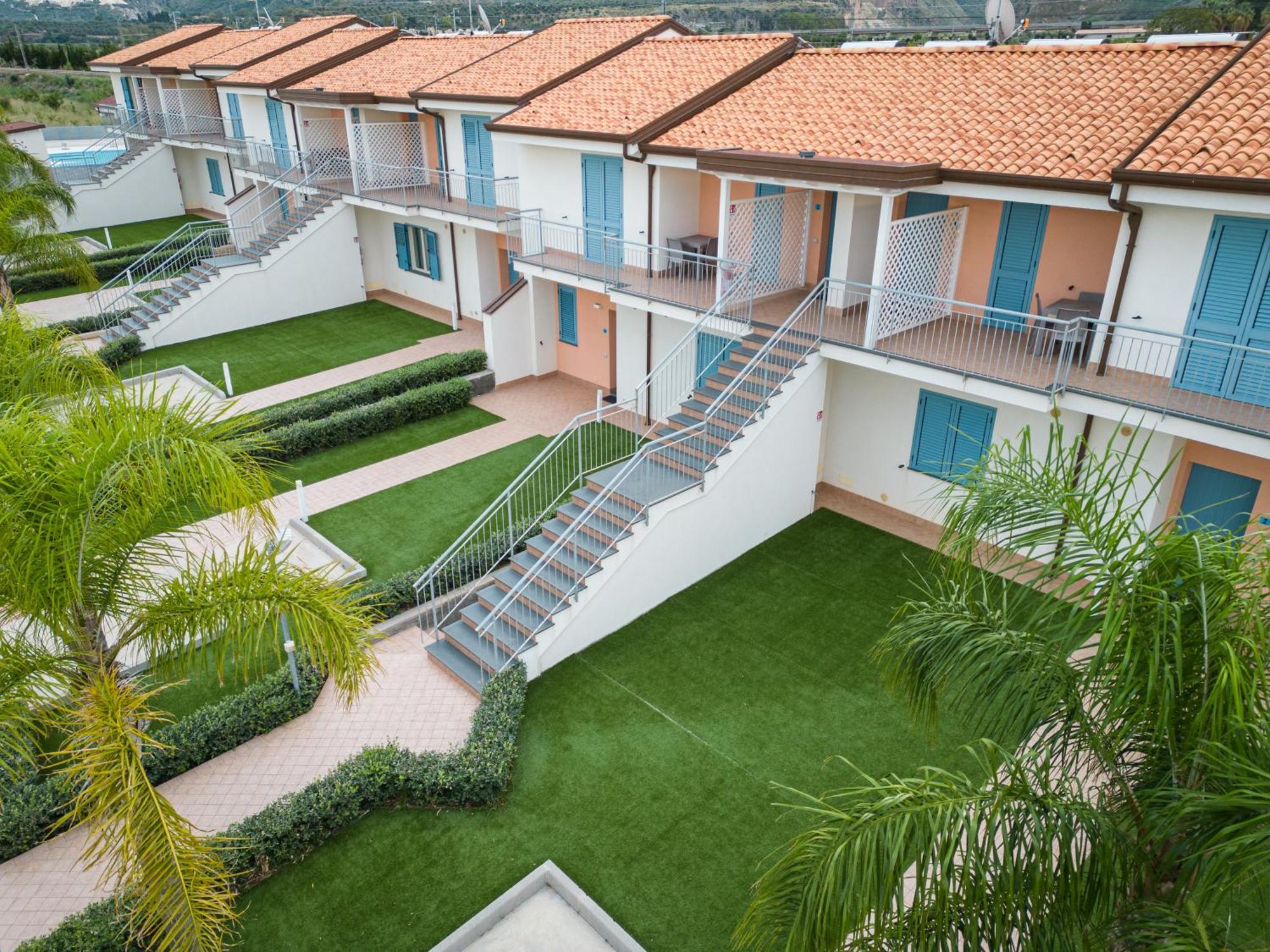 SantʼAgata di Militello Icaro Residence Apartments With A Beautiful Pool מראה חיצוני תמונה