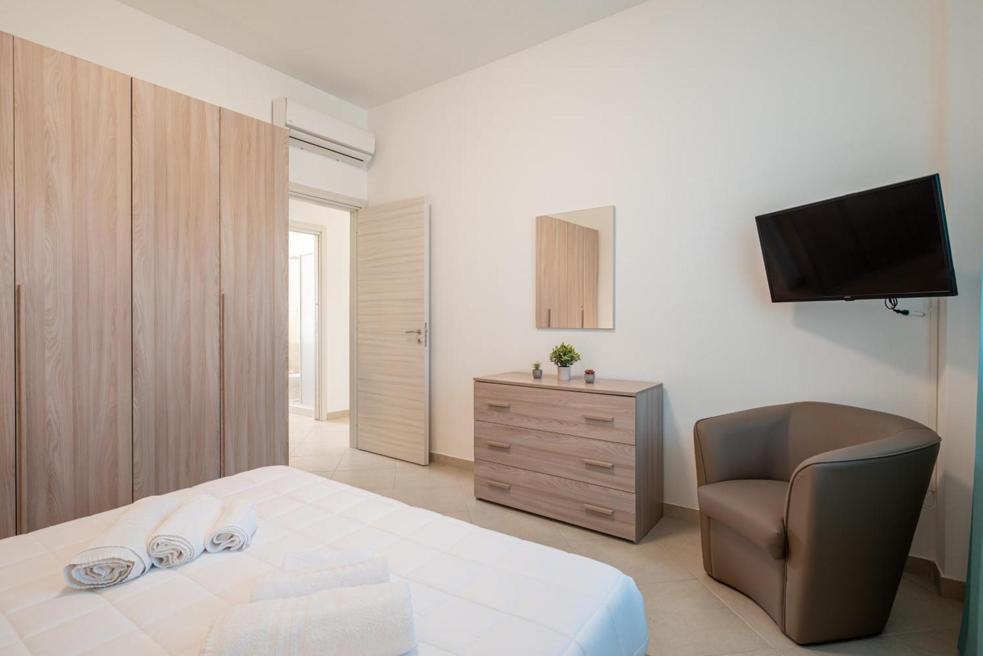 SantʼAgata di Militello Icaro Residence Apartments With A Beautiful Pool מראה חיצוני תמונה