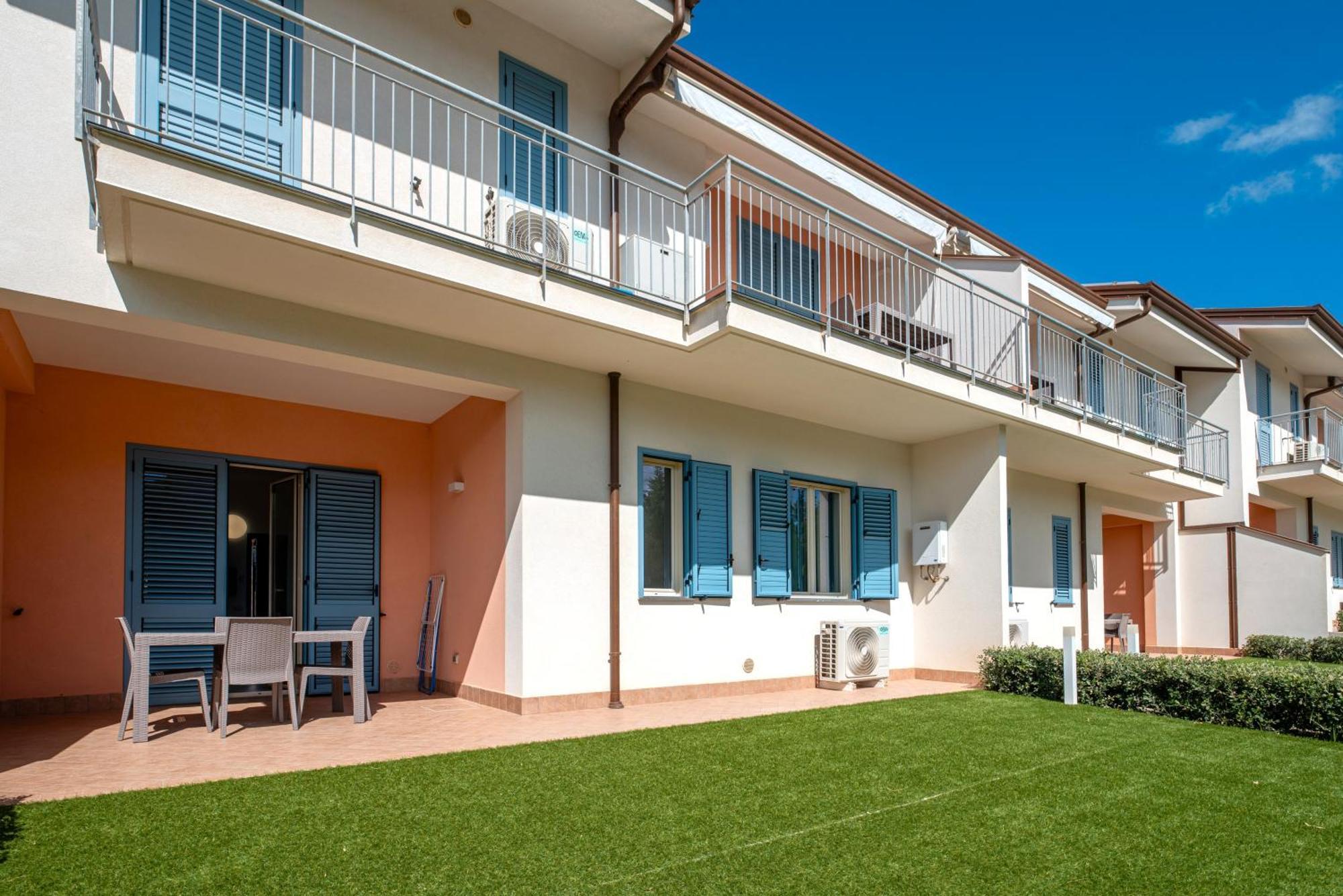SantʼAgata di Militello Icaro Residence Apartments With A Beautiful Pool מראה חיצוני תמונה