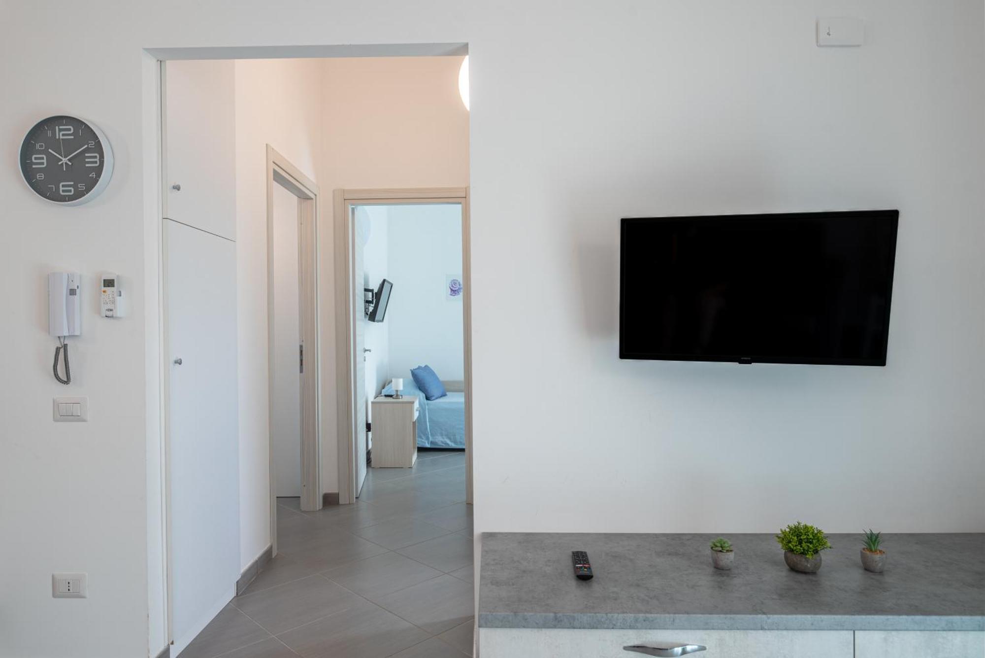 SantʼAgata di Militello Icaro Residence Apartments With A Beautiful Pool מראה חיצוני תמונה