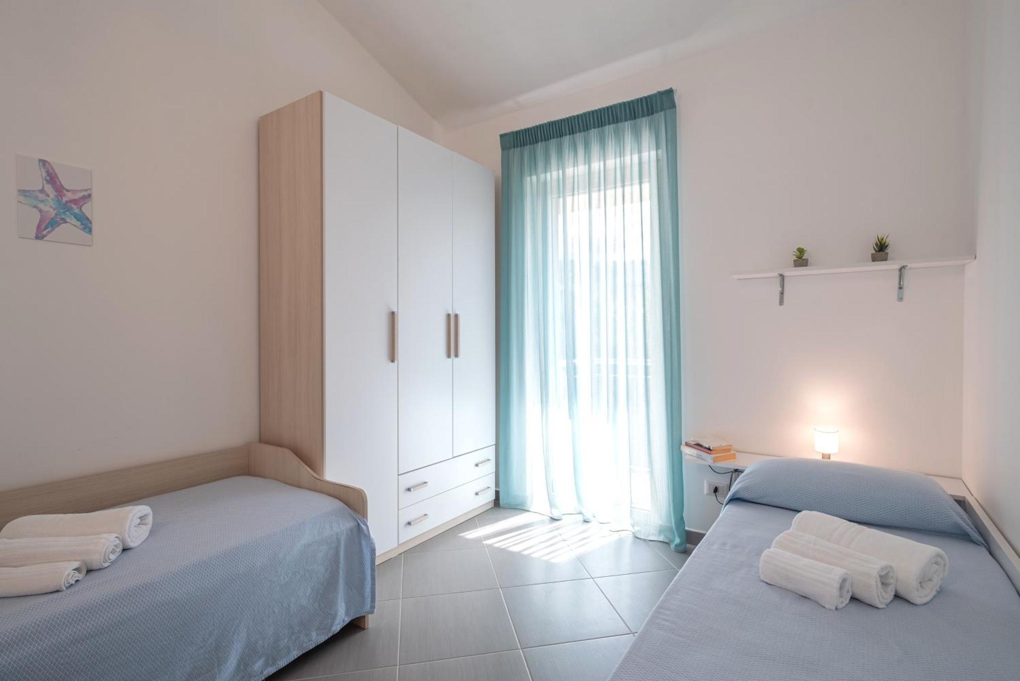 SantʼAgata di Militello Icaro Residence Apartments With A Beautiful Pool מראה חיצוני תמונה