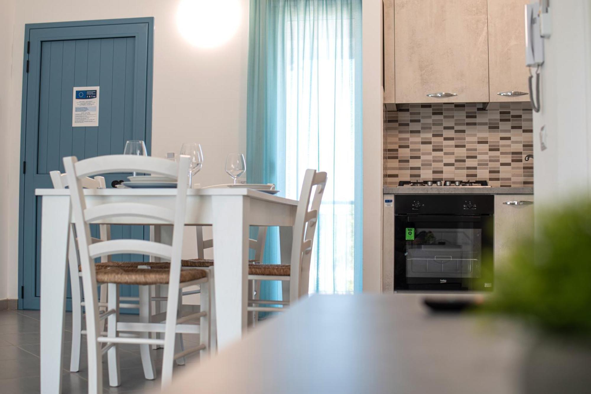 SantʼAgata di Militello Icaro Residence Apartments With A Beautiful Pool מראה חיצוני תמונה