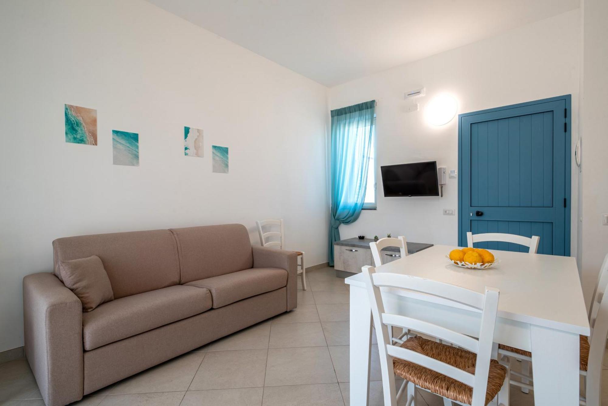 SantʼAgata di Militello Icaro Residence Apartments With A Beautiful Pool מראה חיצוני תמונה