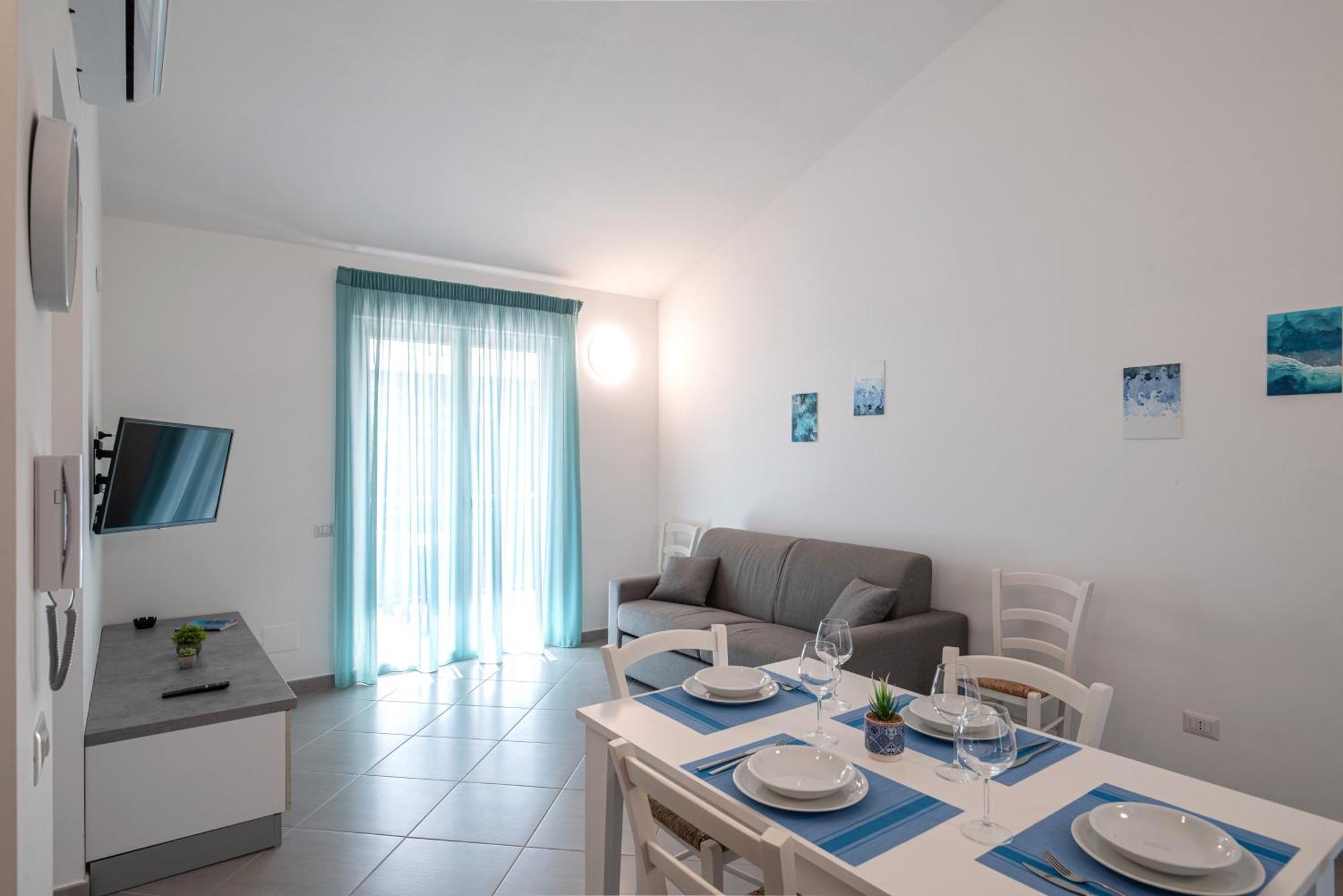 SantʼAgata di Militello Icaro Residence Apartments With A Beautiful Pool מראה חיצוני תמונה